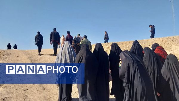 حضور عاشقان شهدا در کربلای ایران