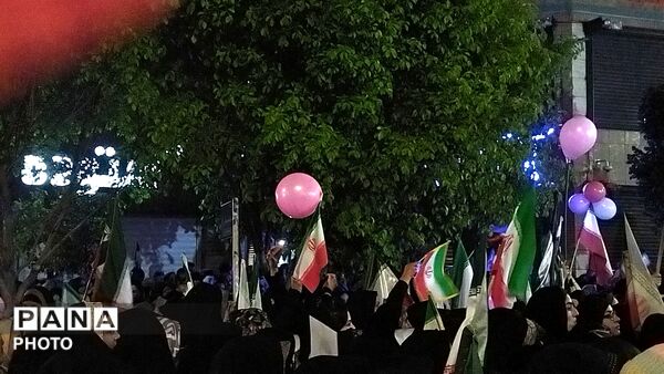 دختران نیشابوری در صف اول تجمعات-۱
