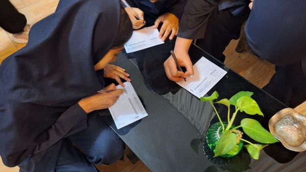  انتخابات شورای دانش آموزی در دبیرستان دخترانه قویدل