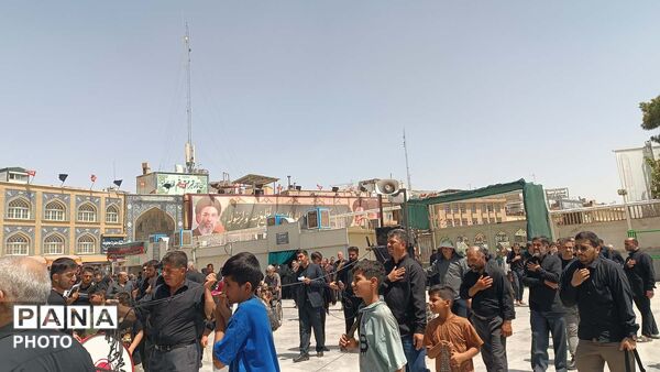 عزاداری زائران حرم حضرت معصومه(س) در روز اربعین