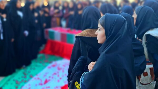 استقبال از شهدای گمنام در دبیرستان حضرت زینب(س) شهرستان لنده