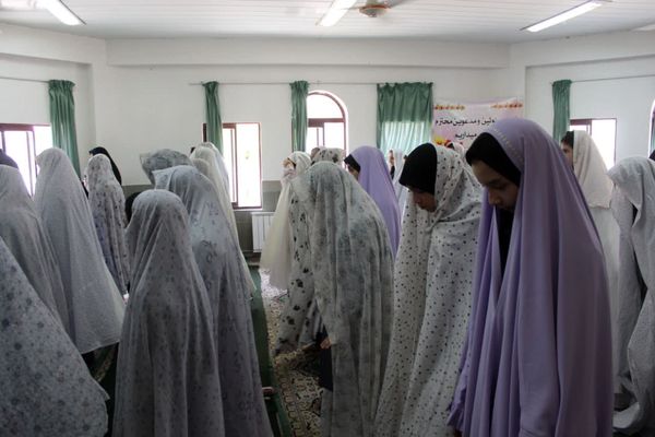 شمیم عطر نماز در مدارس گلوگاه 