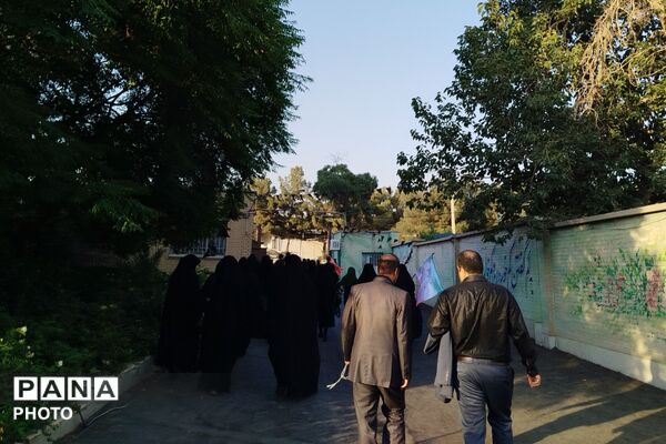 کاروان فرهنگیان راهی مراسم وداع آقای شهید ایران