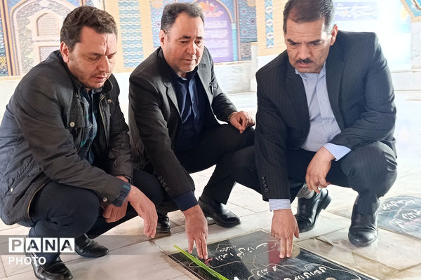 ادای احترام به شهدا و تجلیل از مربیان بهداشت در خراسان شمالی