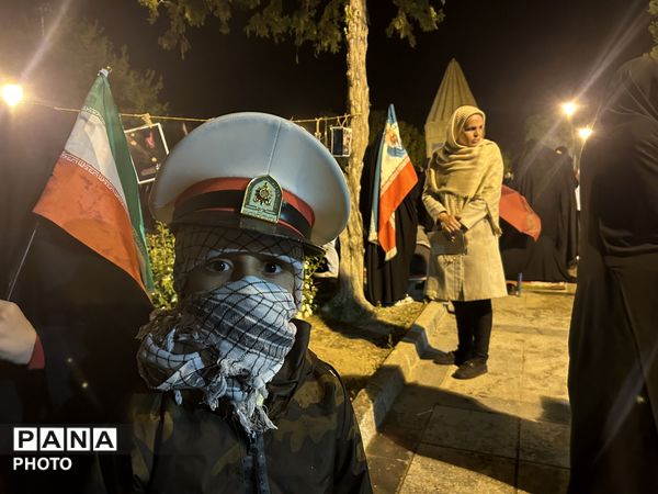 دهه‌نودی‌ها پای کار در تویسرکان
