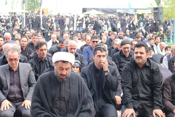 عزاداری مردم اردبیل در روز اربعین حسینی