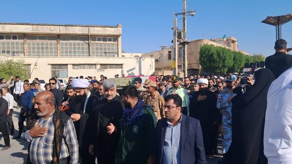 تشییع باشکوه شهید گمنام با بدرقه پرشور دانش‌آموزان