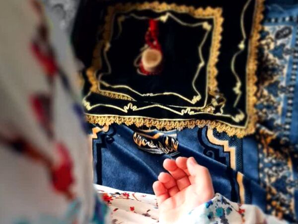 مراسم اعتکاف دانش‌آموزی در مسجد ۷۲ تن