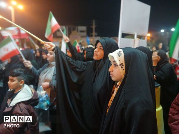 فرهنگیان و دانش آموزان گلستان همچنان پای میدان