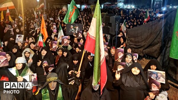 تجمع مردم شریف دلفان در شب بیست‌ویکم شهادت رهبر شهید انقلاب اسلامی