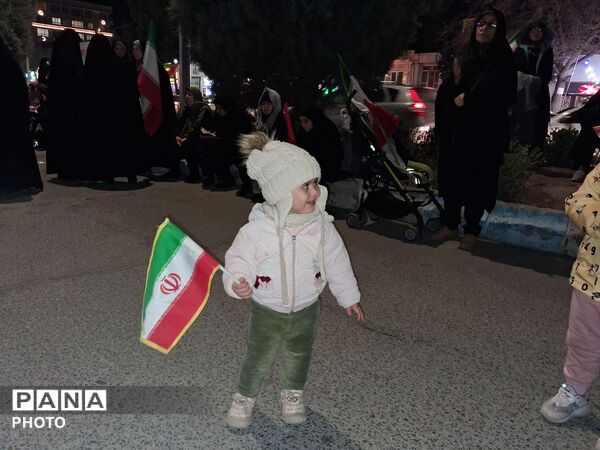 سربازان دهه نودی در قلب میدان 