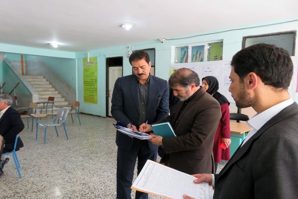 بازدید ستادی از حوزه‌های برگزاری امتحانات نهایی در فاروج 
