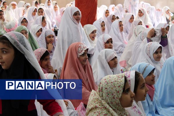 آیین جشن تکلیف دانش‌آموزان دختر شهرستان پردیس در فضایی معنوی و باشکوه