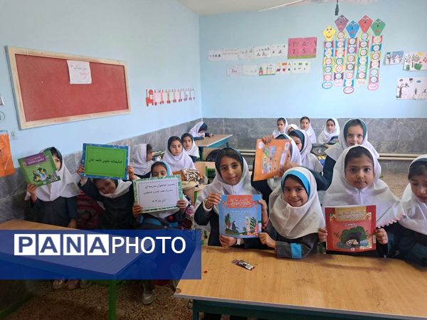 حضور کتابداران در مدارس روستاهای سملقان 