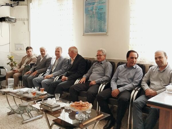 دیدار معاون پرورشی آموزش و پرورش کاشمر با کادر دبیرستان امام حسین (ع)