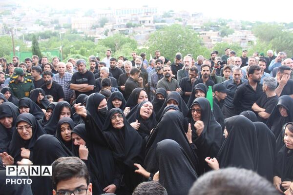 خاکسپاری دو شهید جنگ سوم در گلزار شهدای روستای فردو