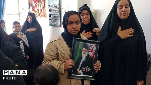 حضور پر رنگ کودکان ولایی روستای نقاب در اربعین رهبر انقلاب اسلامی