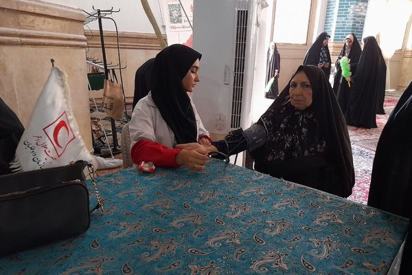 میز خدمت اداره آموزش و پرورش شهرستان قدس در نماز جمعه