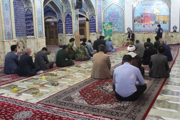 آیین عطرافشانی و گل افشانی مزار شهدا در سمنان