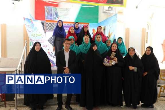 آغاز فصل شکوفه ها در بندرعباس 