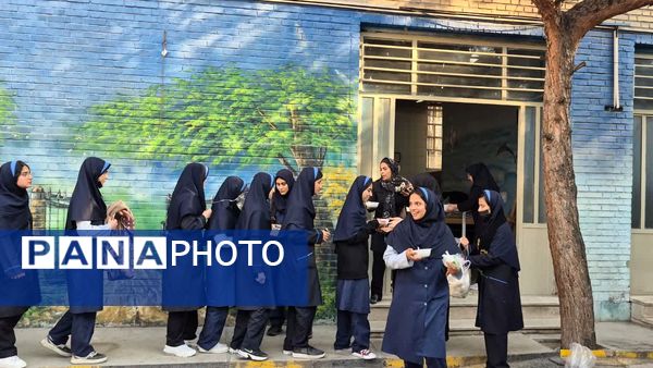 وقتی دبیرستان شهید همت بوی غربت حضرت مادر گرفت