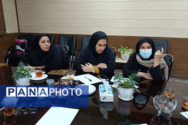 نشست تخصصی تفکر و سبک زندگی با تأکید بر ارتقای کیفیت آموزش در مدارس متوسطه اول شهریار