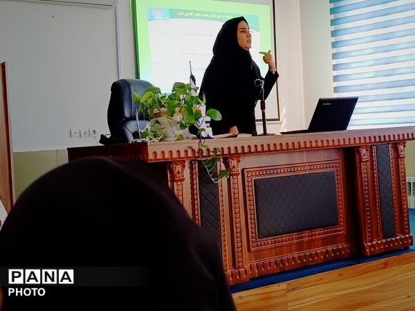 کارگاه استانی آموزشی پیشگیری از خودکشی دانش آموزان در ناحیه پنج مشهد