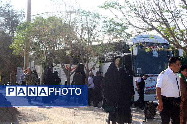 اعزام نخستین گروه از دختران دانش‌آموز ناحیه یک قم به اردوی راهیان نور