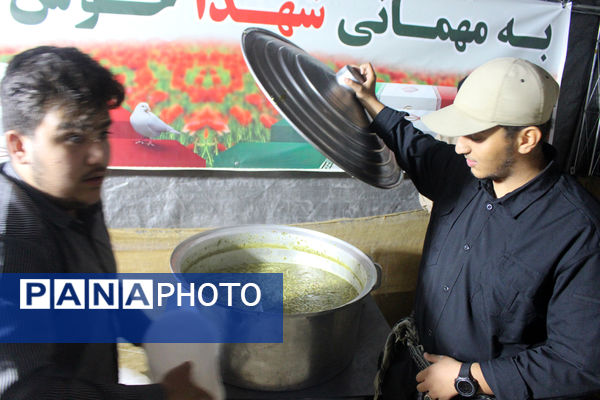 حال و هوای حضور نوجوانان در معراج الشهدای گمنام استان قم