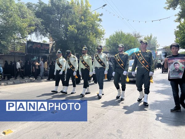 تشییع پیکر شهید ایمان وحیدی در آشخانه