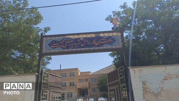 اجرای طرح شهید عجمیان در هنرستان سید احمد خمینی؛ گامی برای شاداب‌ سازی فضای آموزشی