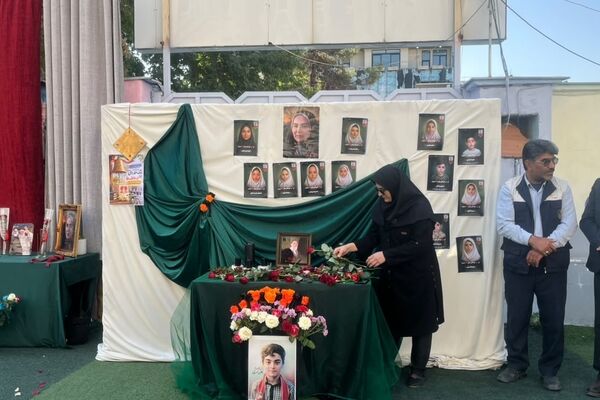 جشن عاطفه‌ها در مدرسه غیردولتی پویا یاسوج 
