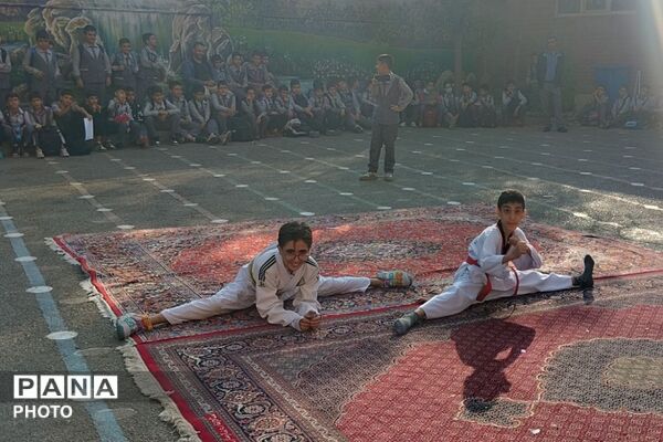 هنرنمایی دانش‌آموزان مدارس شهرری در افتتاحیه المپیاد ورزشی درون مدرسه‌ای 
