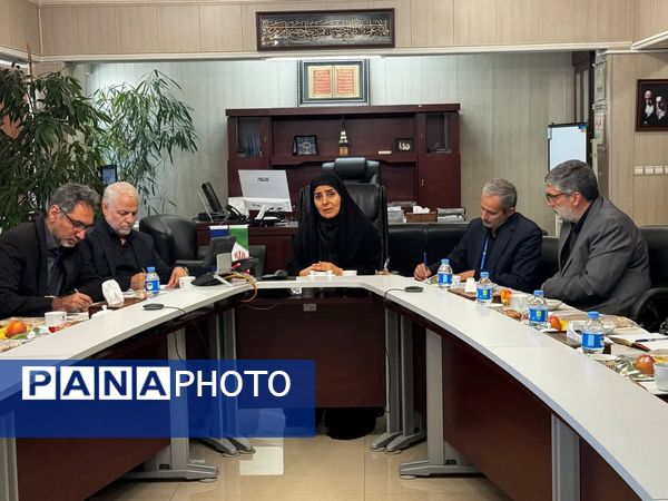 بازدید وزیر راه و شهرسازی از روند خدمات‌رسانی زائران در ایام پایانی دهه صفر