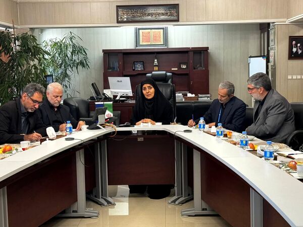 بازدید وزیر راه و شهرسازی از روند خدمات‌رسانی زائران در ایام پایانی دهه صفر
