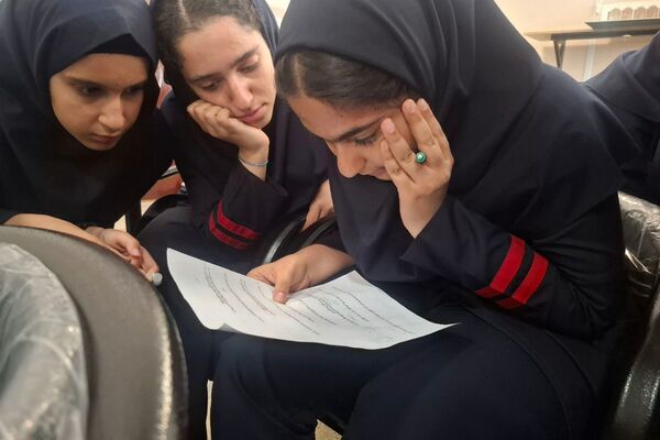 برگزاری دهه‌ ریاضیات در مدرسه هیات امنایی فرزانگان شهرستان ملارد