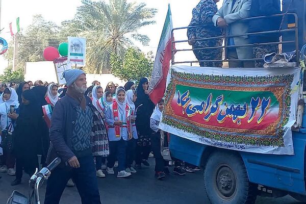 راهپیمایی 22 بهمن در سعدآباد