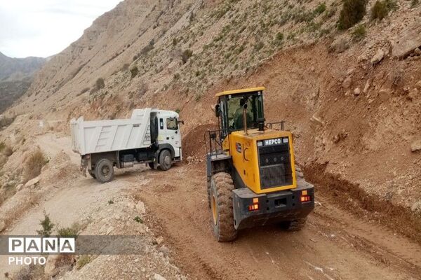 بهسازی جاده مسیر باغات و آبشار به همت شهرداری بار 