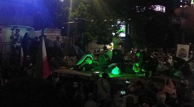 نمایشی به یاد شهدای دانش آموز و معلمان میناب در نیشابور 