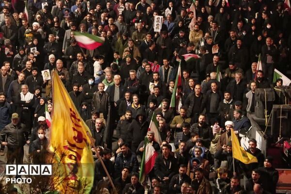 برپایی موکب فرهنگیان و دانش‌آموزان در تجمعات خونخواهی رهبر شهید