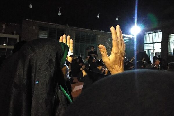 نهمین شب از مراسم عزاداری امام حسین همراه با هئیت زنجیر زنی در مسجد الغدیر