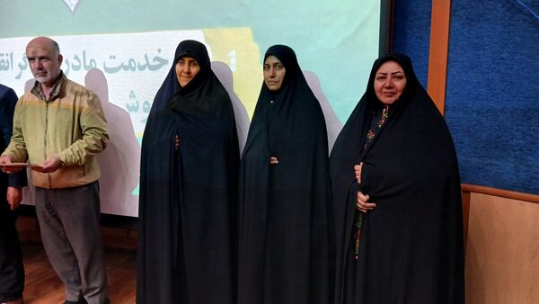 آیین بزرگداشت روز مادر با محوریت جایگاه زن در فرهنگسرای هنر نظرآباد 