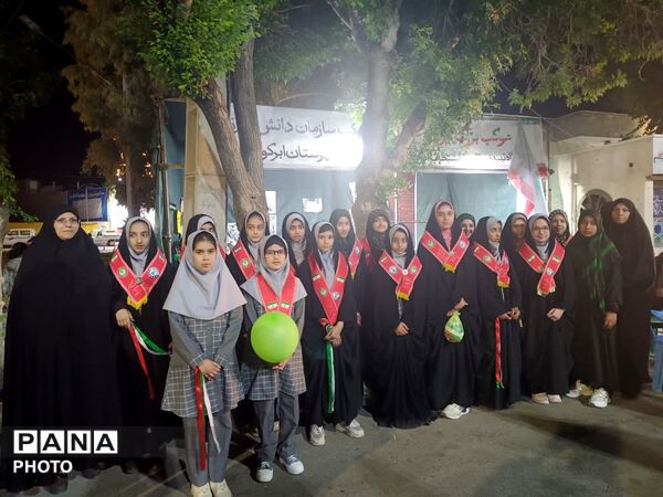 نقش‌آفرینی پیشتازان دبستان بنیاد ۱۵ خرداد در موکب سازمان دانش‌آموزی ابرکوه