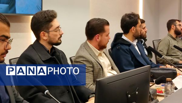 دیدار دانشجویان دانشگاه آزاد با نماینده مجلس شورای اسلامی در کرج 