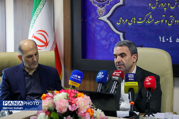 نشست خبری رئیس سازمان مدارس و مراکز غیردولتی و توسعه مشارکت‌های مردمی 