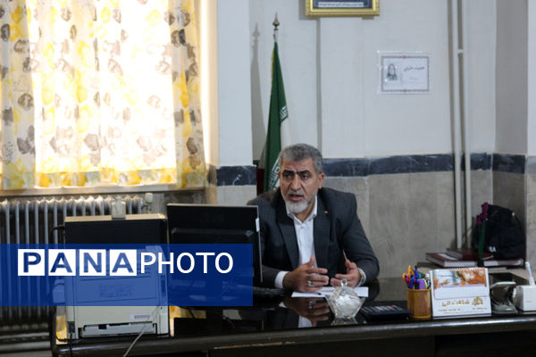 بازدید مدیر اداره آموزش و پرورش، از دبیرستان حضرت خدیجه(س)شهرستان فیروزکوه