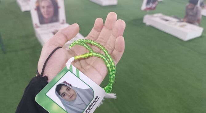 هنوز هم برایش مشق می‌نویسم
