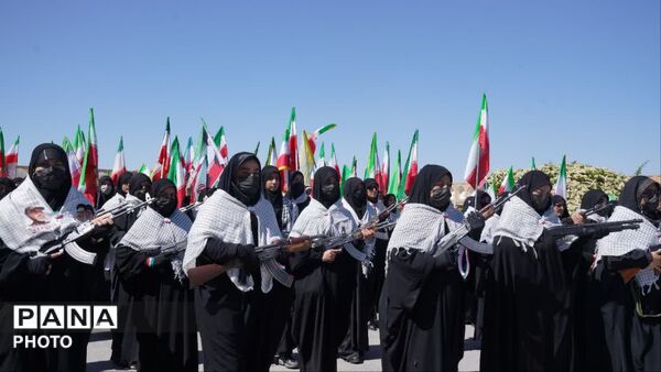اجتماع بزرگ" دختراتو ببین" هم آوایی بانوان نصف جهان 