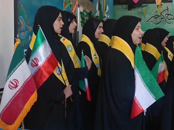 یادآورحماسه سیزدهم آبان دردبیرستان شاهدشهید قاسم سلیمانی