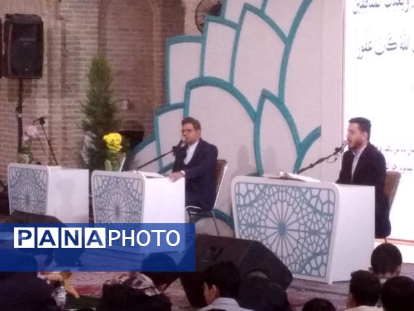 بزرگترین محفل دانش‌آموزی انس با قرآن در شهر یزد 